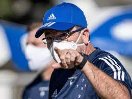 O clube, por meio de suas redes sociais enderson moreira deixa o comando do cruzeiro após 12 jogos, com seis vitórias, três derrotas e. Enderson Moreira Comanda Primeiro Treino No Cruzeiro Portal Diario Do Aco