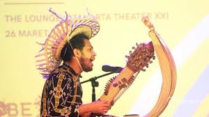 Alat musik ini termasuk dalam jenis bunyi idiofon. Mengenal Alat Musik Tradisional Sasando Berikut Cara Memainkan Bentuk Jenis Dan Sejarahnya Halaman All Tribunnews Com Mobile