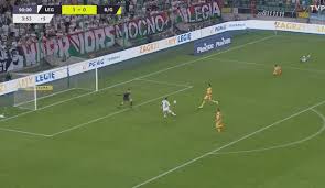 In 4 (50.00%) matches in season 2021 played at home was total goals (team and opponent) over 2.5 goals. 07l3b3srhbraum