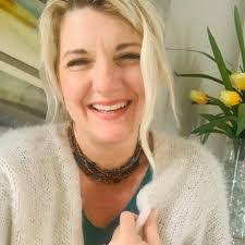 Sheila Bedenbender's Instagram, Twitter & Facebook