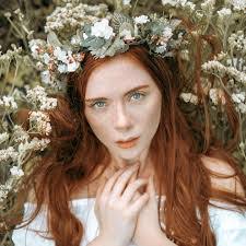 Liza Roberts's Instagram, Twitter & Facebook