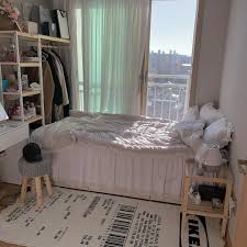 26 Minimalist Living Rooms Room Inspiration Bedroom Minimalist Living Room Room Design Bedroom