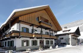 Cercate & prenotate l'alloggio o hotel ideale per le vostre vacanze a san candido non importa se deciderete di trascorrere il vostro soggiorno in un hotel a san candido, oppure se cercate alberghi a san candido, appartamenti, pensioni oppure un semplice garni: Appartamenti Lercher Vacanze A San Candido Alta Pusteria Alto Adige Italia