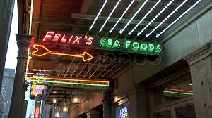 Felixs Neon-cu-zoom | Stock Video | Pond5