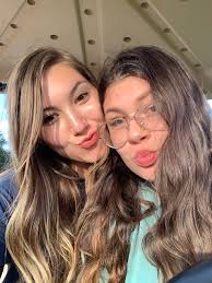 Lillian Paris (@elllllpeeee)