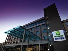 Holiday inn express® london heathrow terminal 4 with free wifi and breakfast included, is linked to terminal 4 via a short covered walkway and all other terminals via the free heathrow express. Hotel Holiday Inn Express London Heathrow T5 Find Discount