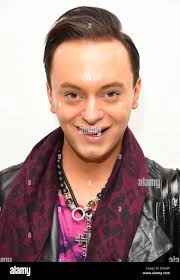 Rosa Ball Berlin 2015 Mitwirkende: Raphael Vogt Where: Berlin, Deutschland  bei: 23. Mai 2015 Stockfotografie