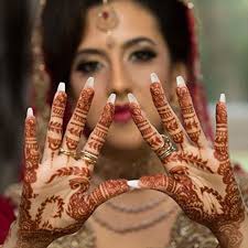 As one of the world's largest online shopping destinations for a huge range of products, it should be no surprise that amazon stocks a range of henna tattoos, kits, paste, pens and. Book Henna Tattoo Artist Henna Artist Scarlett Entertainment