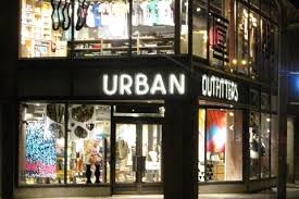 This beautiful property includes a 4 bedroom ranch, two barn complete with 7 horse stalls and 2 miniature pony stalls. Urban Outfitters London Curbside Pickup Only London