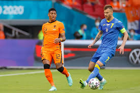 Hij keert na drie jaar afwezigheid terug bij oranje, tegen zweden kwam hij voor het laatst in actie. De Bossche Jaren Van Oranje Back Van Aanholt Patrick Was Onze Beste Verdediger Middenvelder En Aanvaller Ineen Foto Ed Nl