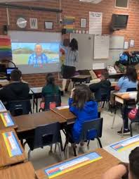 Tucson Unified School District Tusd Was Live From Roberts Naylor K 8 School Today Where Students Skyped Instructional Technology School Today School District