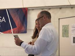 Lustige spielaktionen und vielseitige beschäftigung. Kit Karlsruhe On Twitter Zum Start Des Kit Tdot Gibt S Traditionell Eine Fuhrung Furs Prasidium Vizeprasident Wanner Schaut Bei Den Hochschulgruppen Oskar Und Kamaro Vorbei Https T Co Bfn5h4txzd