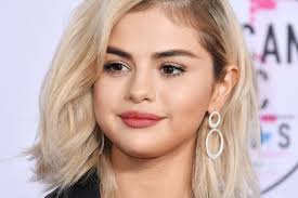 Watch this selena gomez video, selena gomez blond wig!!!!, on fanpop and browse other selena gomez videos. Selena Gomez Ist Jetzt Blond Brigitte De