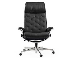 Ce Fauteuil Metro De La Marque Norvegienne Stressless Apportera Un Veritable Style Retro A Votre Bureau Son Confor Fauteuil Bureau Fauteuil Canape Home Cinema