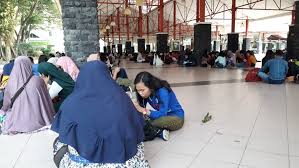 Cara mdaftar lowongan kerja dibatam sbgai cs khusus wanita usia 40 thn. Susah Nyari Kerja Di Batam Perusahaan Banyak Menyeleksi Umur Bukan Skill Posmetro Batam