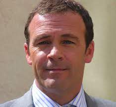 Stéphane henon est tombé amoureux de sa femme en 2009 grâce à plus belle la vie puisque la jeune femme travaillait pour la communication de la série à. Serge Dupire Wikipedia