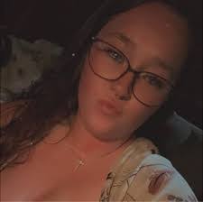 Elise Pyle's Instagram, Twitter & Facebook