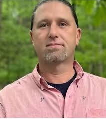 ✨ Meet Aaron Mutterperl ✨ Aaron is a Masters-level clinician and Licensed  Associate Professional Counselor. He takes a person-centered,  compassionate, and non-judgmental approach partnering with clients to move  past obstacles that may