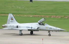 F5戰機又墜 37年掉34架 民視新聞, 快新聞 空軍f 5e戰機台東外海執行訓練墜機 駕駛跳傘逃生後獲救 民視新聞, 最新畫面曝光 空軍f 5e戰機台東外海執行訓練墜機 駕駛尋獲時ohca送醫急救 民視新聞, 台東f 5e戰機墜海 飛行員跳傘逃生不幸殉職 民視台語新聞, 快新聞 f 5e戰機墜毀飛官殉職 蔡英文哀悼要求國. Vlrokcou8pxkom