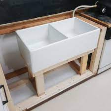 This episode shows how to make a diy white concrete countertop with integrated sink for a small bathroom renovation. Diy Kitchen Renovation With Concrete Countertops Brooks Ll Sinkology