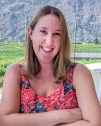 Amber Laing's Instagram, Twitter & Facebook