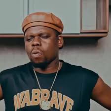 HUYU NI NANI AKI MTONGOZA KEVI WANGU ??? UYU NI #AMANDA GANI?