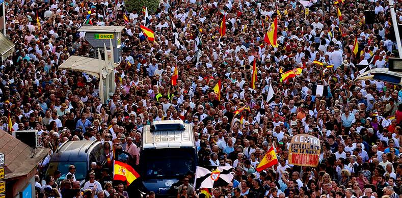 Piden en Ceuta la renuncia de Pedro Sánchez por la crisis migratoria