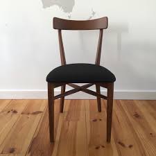 Vous devez utiliser différents oreillers colorés et jette sans. Diy 27 Restaurer Une Chaise Pierre Papier Ciseaux