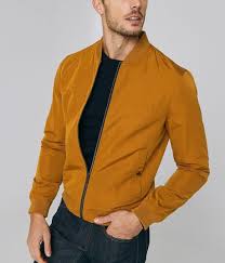 Blouson en cuir homme noir. Guide Des Manteaux Homme Tendance Pour L Hiver 2021