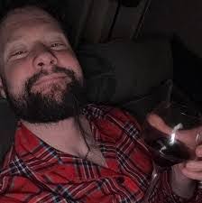 Scott Sliter's Instagram, Twitter & Facebook