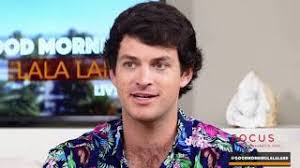 Kenny flowers makes some of the best hawaiian shirts out there, whether you need a party shirt for floral friday at the office or bachelor party hawaiian shirts for your whole squad. Kenny Flowers Youtube