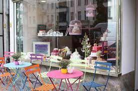 Seit über 30 jahren bietet das im art déco stil gehaltene kaffeehaus im grunewald eine riesige auswahl feinster torten kuchen und pralinen. Top10 Liste Konditoreien Und Kuchen Im Cafe Top10berlin