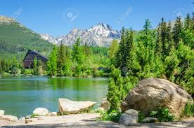 Die slowakei ist ein modernes land, hat den euro, aber auch ein wunderbares gebiet, die hohe tatra. Schone Aussicht Auf Den Bergsee Strbske Pleso In Nationalpark Hohe Tatra Slowakei Europa Lizenzfreie Fotos Bilder Und Stock Fotografie Image 42034416