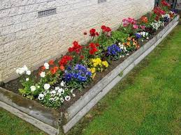 35 Beautiful Flower Beds Design Ideas In Front Of House Magzhouse Garden Flower Beds Small Flower Gardens Flower Garden Plans