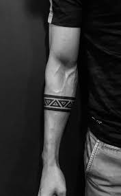 95 Tatuajes Tribales Galeria De Disenos Puede ser algo tan sencillo como una líneas adornadas con otros diseños. 95 tatuajes tribales galeria de disenos