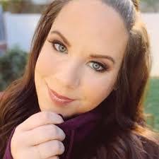 Robin Whetstone's Instagram, Twitter & Facebook