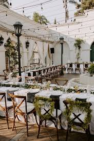 This Sophisticated Black And White Wedding At Villa Vine Is Giving Us Old Hollywood Vibes Junebu In 2020 White Wedding California Wedding Black And White Decor