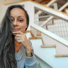 Elicia Hunter's Instagram, Twitter & Facebook