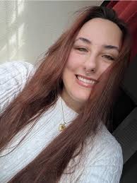 Can the beds in Martin Hall be raised high enough for desks?