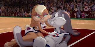 Mistrz nba i światowa ikona lebron james przeżywa fantastyczną przygodę u boku nieśmiertelnego bohatera looney tunes królika bugsa w aktor. Kosmiczny Mecz 2 Lola Juz Tak Nie Wyglada Koniec Z Biustem I Kusa Koszulka Naekranie Pl