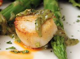 Jakobsmuscheln Und Gruner Spargel Mit Barlauchpesto Jakobsmuscheln Rezept Gruner Spargel Spargel