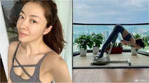 综合讯 熊黛林婚后一直积极拼生子 去年便给老公添了一对双胞胎女儿升格当妈 熊黛林之后减少幕前工作 将大部分时间都花在两个宝贝女儿身上 今天 10日 她和大家分享了几张在家做运动的自拍照 网民都纷纷大赞她产后身材依然维持得很好 据报道 熊黛林现在虽然较