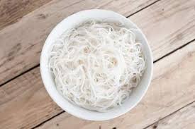1 bungkus bihun jagung isi 4 lempeng 5 siung bawang putih haluskan. Resep Bihun Goreng Ala Restoran Chinese Food Dijamin Halal Area Halal