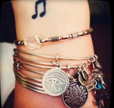 Tatuajes De Notas Musicales Tendenzias Com La música forma parte de nuestras vidas, nos anima, nos acompaña cuando estamos tristes, cuando queremos levantar el animo. tatuajes de notas musicales