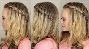 Having short hair creates the appearance of thicker hair and there are many types of hairstyles to choose from. 10 Quick Party Hairstyles For Short Hair