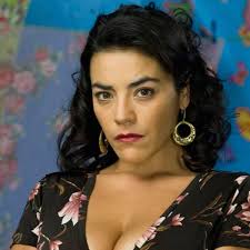 También podría ser el hecho de que el canal que emite de a dos capítulos. Sandra Reyes La Actriz De Pedro El Escamoso Que Muestra Con Orgullo Sus Arrugas Y Canas Telenoveas Fama Mag
