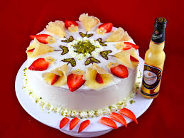Gelatine auflösen, unter den joghurt rühren. Verpoortens Sommerliche Calla Torte Ein Traum Aus Eierlikor Erdbeeren Pistazien Und Marzipan Kuchenrezepte Mit Eierlikor Verpoorten