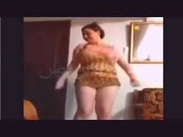 حرك شهوتها و كنت اختلس النظر اليها فرئيتها تنظر الي فسئلتني آيه رئيس في جسم البطله قولتها جسمها جميل و حلو بس أنا عمري ما شفت جسم بنت عاري علي الحقيقيه ،، بالمناسبه وقتها لم تكن لي تجارب جنسيه ولكن كنت اعرف كل شئ عن الجنس و كنت وقتها. Ø±Ù‚Øµ Ù…Ù†Ø§Ø²Ù„ Ø¹Ø§Ø±ÙŠ Ø¨Ø¯ÙˆÙ† Ù…Ù„Ø§Ø¨Ø³ Ø¯Ø§Ø®Ù„ÙŠØ© 18 Youtube