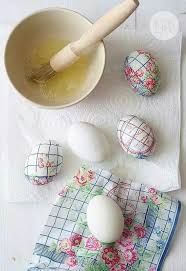 Brush Eggs With Egg Whites Cover With Decorative Napkins Or Tissue Paper Brush More Egg Whites On Top Easter Egg Designs Easter Egg Decorating Easter Crafts