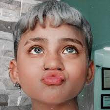 Saludare a todos los que sigan a mi amigo facebook:. Rod Contreras The Handbook